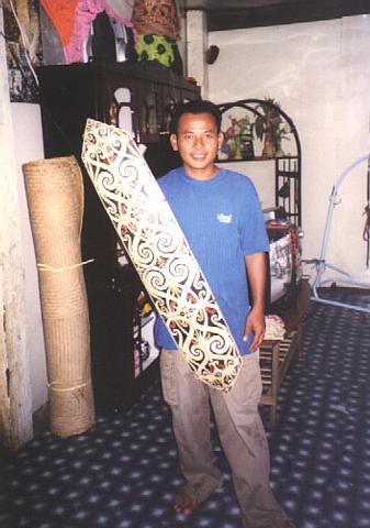 art asia sarawak malaysia borneo shield longhouse cultural woodcarving traditionallifestyle