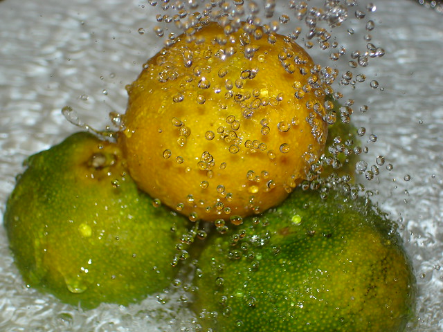 Washing Mikan (Citrus Fruit)