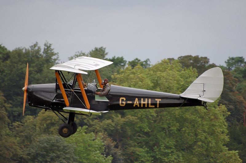 DH Tiger Moth G-AHLT