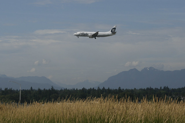 Alaska Airlines lands at YVR