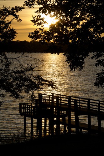 statepark sunset lake silhouette pier lenstagged canon28135f3556 lakechicot