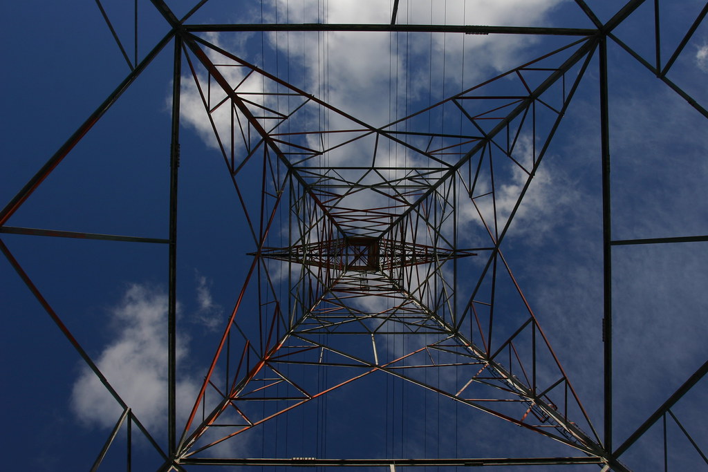 Powerline Tower | Couldn\u0026#39;t quite stand in the direct middle,\u2026 | Flickr
