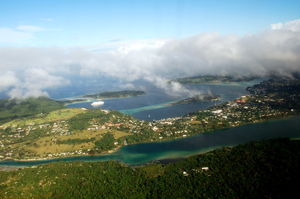Port Vila, Vanuatu, 29 Nov. 2006. Photo by Phillip Capper; (CC BY 2.0)