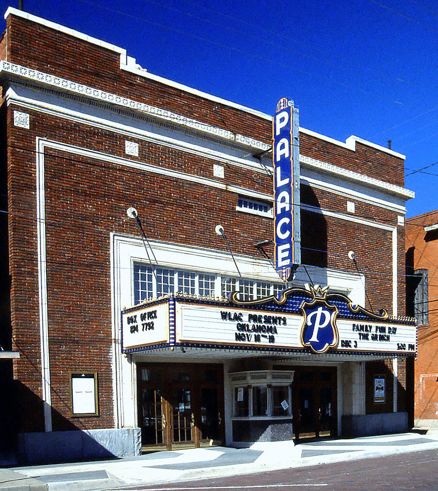 movie theaters quakertown