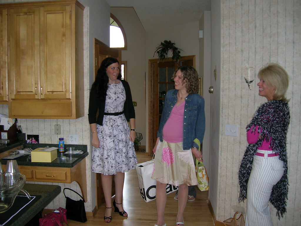 Kim, Alyssa, Carol | Kim gets some shocking news: her sister… | Flickr