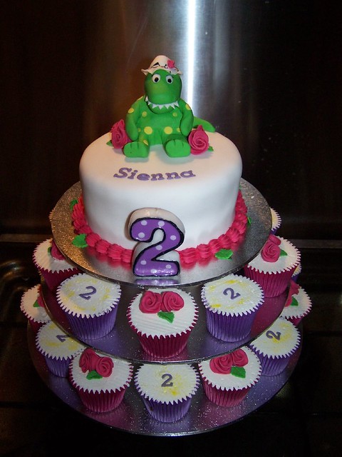 Sienna's Dorothy cupcake tower
