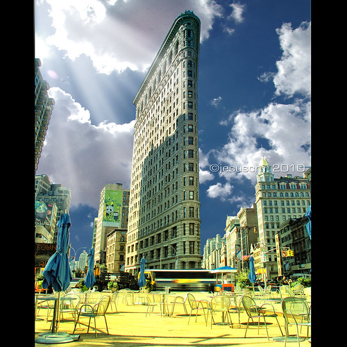 the Flatiron Building and Ms. Hepburn by jesuscm