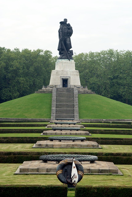 Giant statue