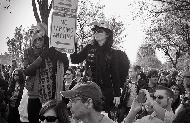 Women in bird hats