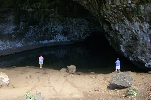 Waikanaloa Wet Cave by 808Talk