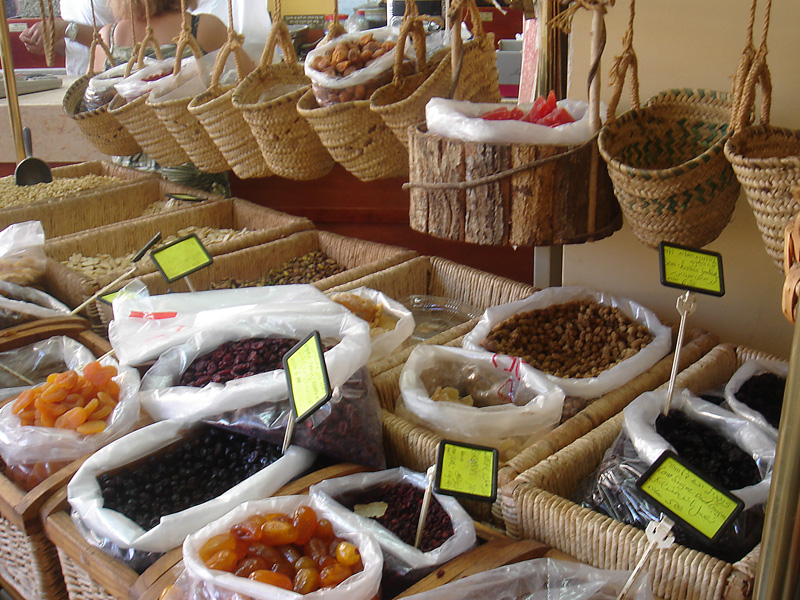 Spices and dried fruits