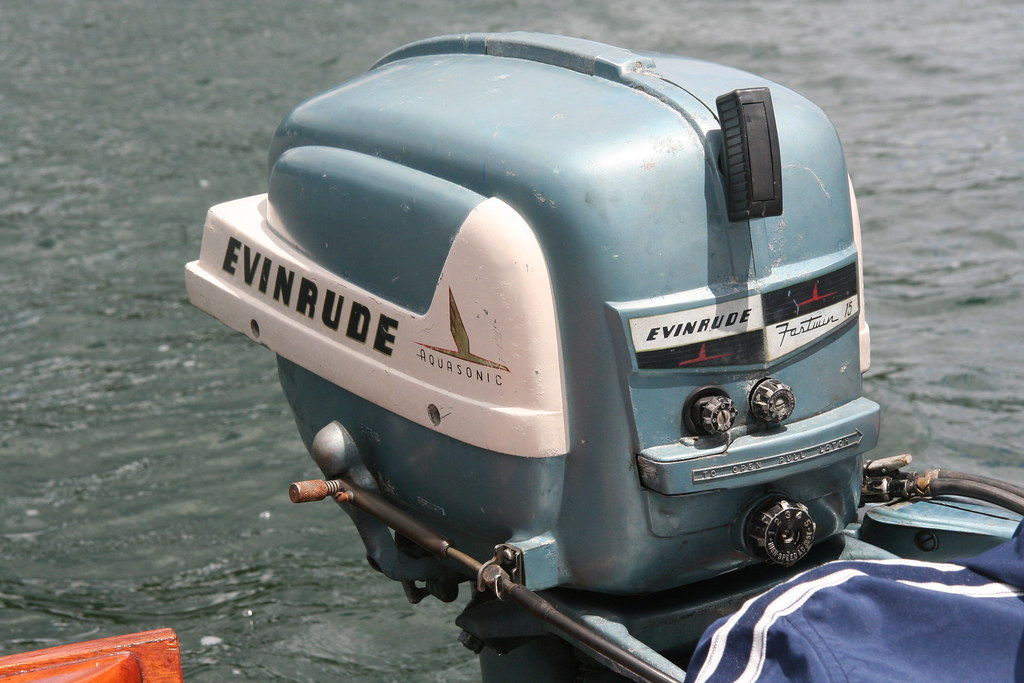 Evinrude Fastwin 15 1955 Evinrude Aquasonic 15 horsepower … Flickr