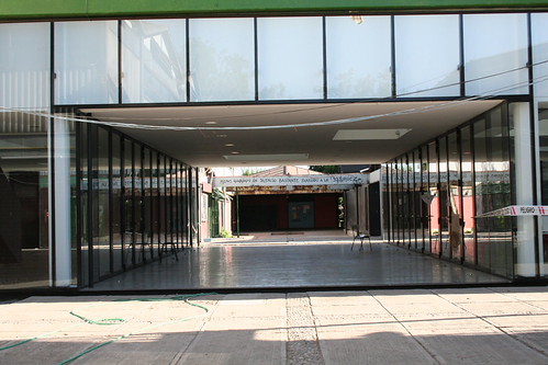 edificio nueo | by Kole //
