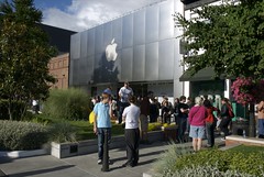 Apple Store - University Village Seattle, WA