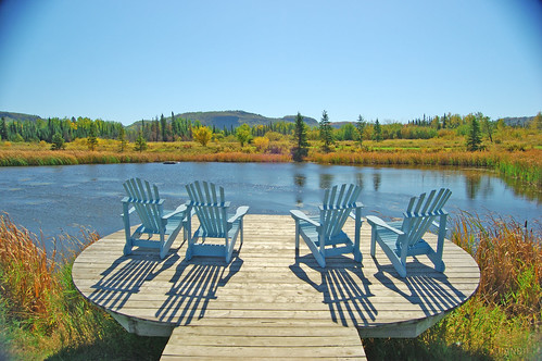 autumn canada fall pond chairs 1855mm nikkor thunderbay d40 ontatrio nikond40