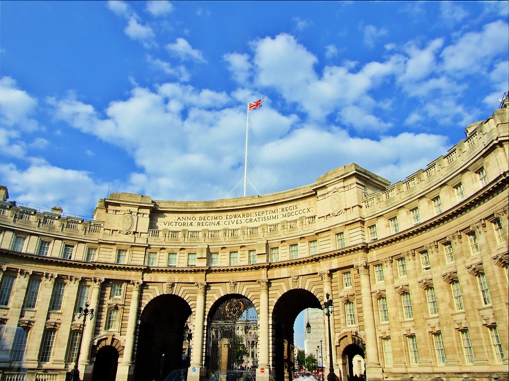 Admiralty Arch - London by neilalderney123