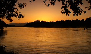 sacramento river sunset