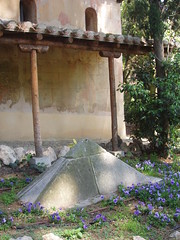 Tumba Fray Arsenio en la Ermita (El Capricho)