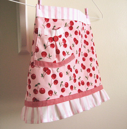 cherry stripe no.3 half-apron for girls | by nanaCompany