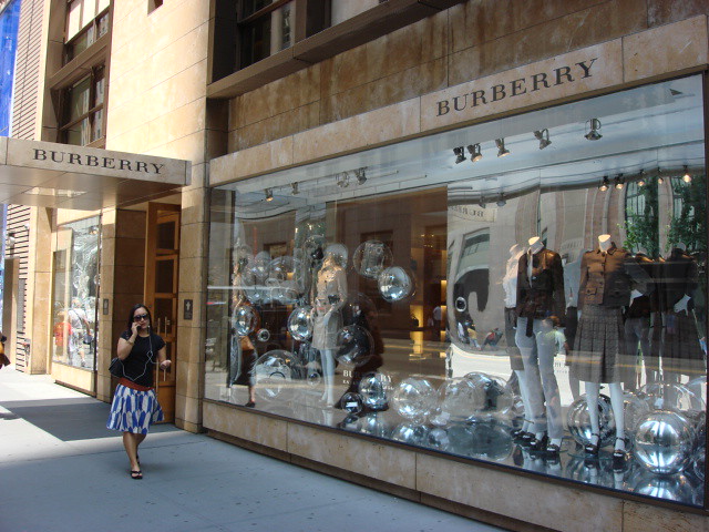 Burberry's (Shopping in the E 57th St - New York) | Sergio Calleja ...
