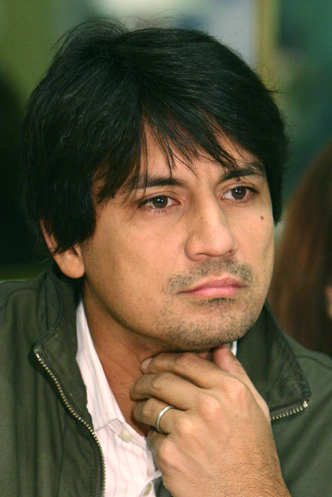 Richard R Corapi Richard Gomez