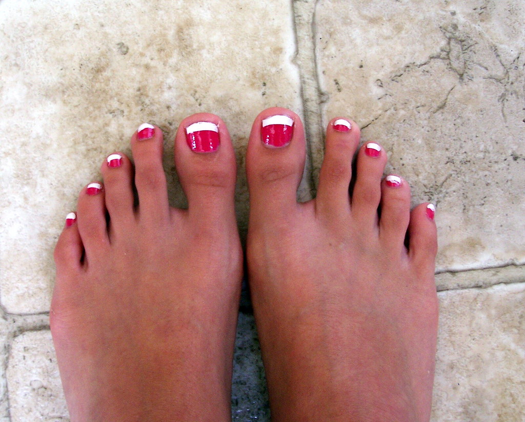 Toes pretty pink White Satin