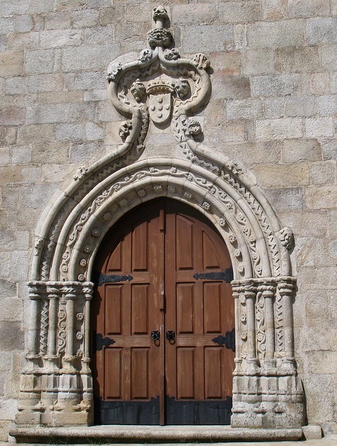 Eis a bela e gótica porta de Penamacor