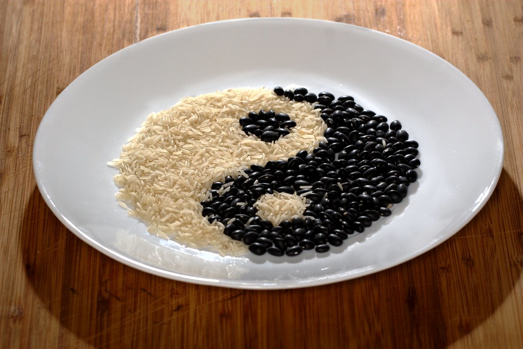 Yin Yang | The Yin Yang pattern, in rice and beans One SB-25… | Flickr - Ley de Género