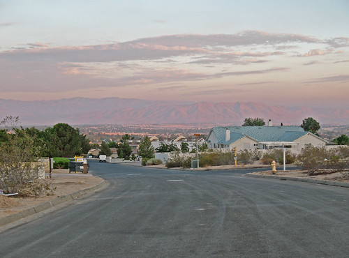 road street houses sunset sky mountains clouds view desert valley highdesert applevalley applevalleyca