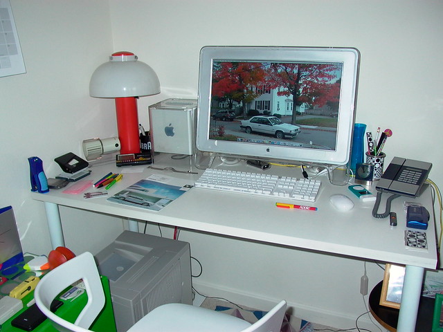 Apple Macintosh G4 CUBE + Braun fan + blue Jacob Jensen telephone etc. = home office