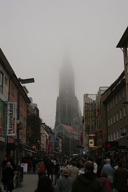 Ulm Münster emerges from the fog