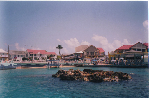 Vista de Georgetown, Gran Cayman, Caribe - www.meEncantaViajar.com