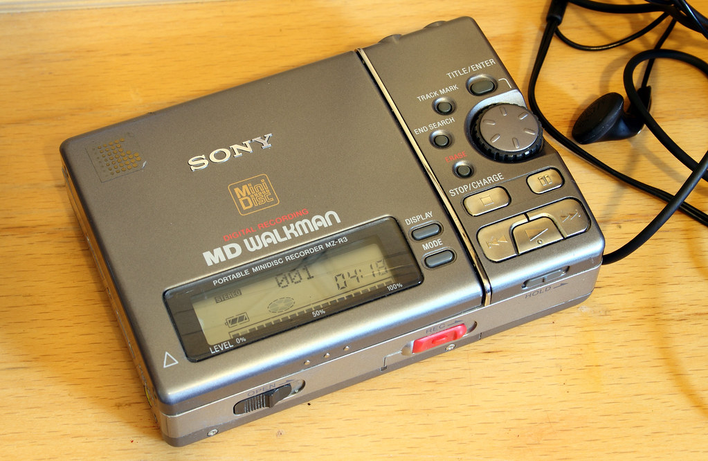 Sony MZ-R3 MiniDisc recorder (1995) | playing the Dixie Chic… | Flickr