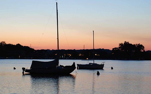 sunrise nikon sailboats waterreflections d80