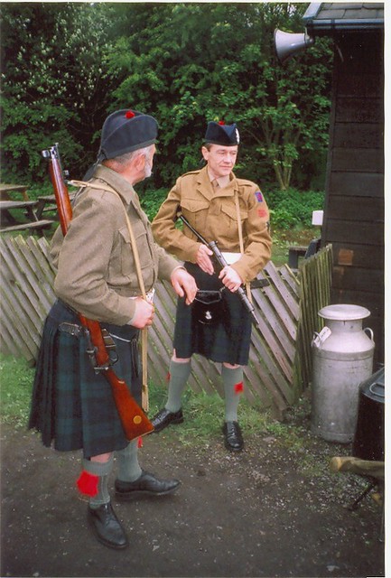 Two Black Watch soldiers - a photo on Flickriver