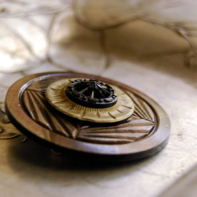 Compass vintage button brooch