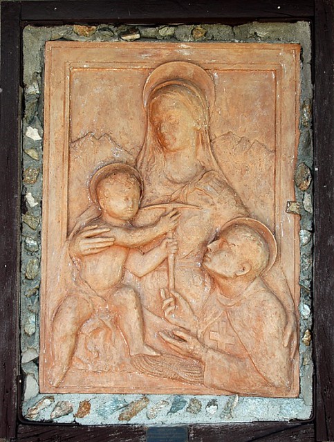 d0402035 | Madonnenbild am Rifugio Carate Brianza. Berninagruppe / Veltlin, 22.07.2004