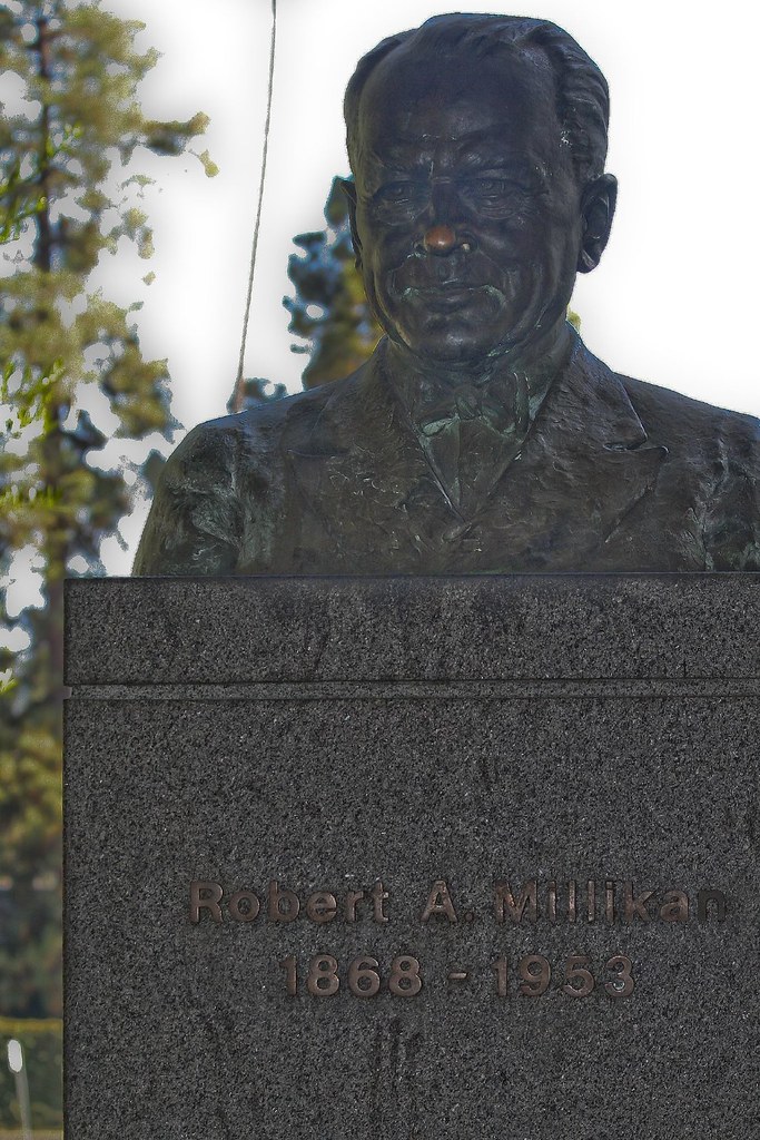 Robert Millikan statue | On the campus of Cal-Tech (The Cali… | Flickr