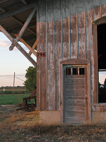 Fading Light by magarell, The last bit of daylight illuminates details of the <a href="http://savewoodstown.com/Woodstown_RR_S