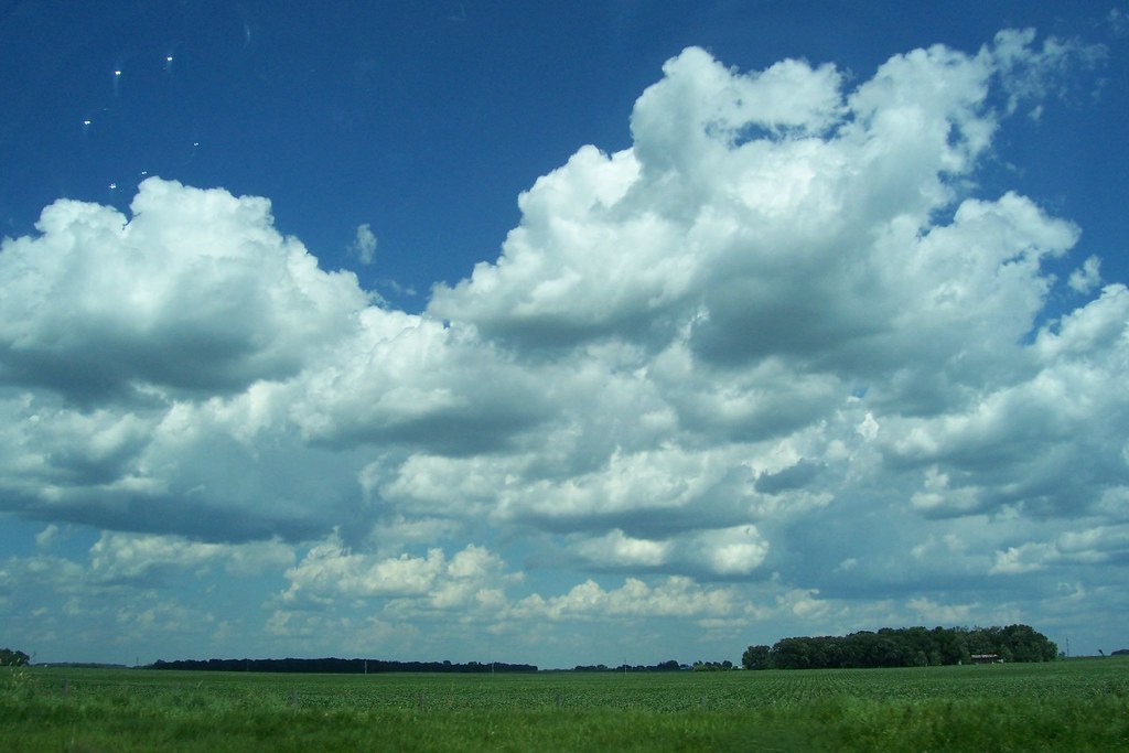 partly cloudy sky on I-35 north | John Johnson | Flickr
