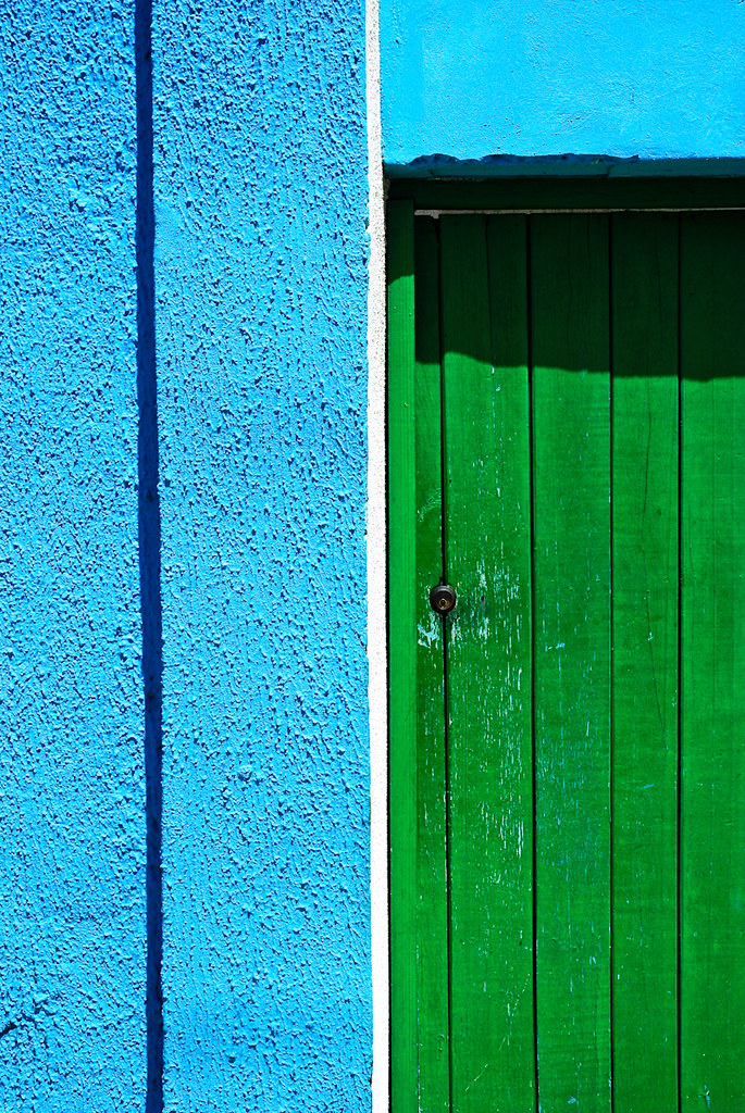 Varadero door detail | A study in colour, shape and texture … | Flickr
