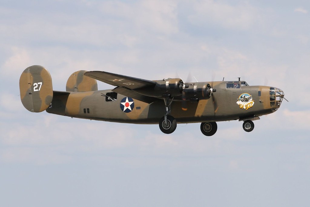 Б 24 отзывы. B24 самолет. B-24 Liberator. "Консолидэйтед" b-24 "Либерейтор". Consolidated b-24 Liberator.