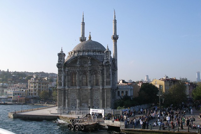 Ortakoy Mosque of Istanbul (2006-10-153)