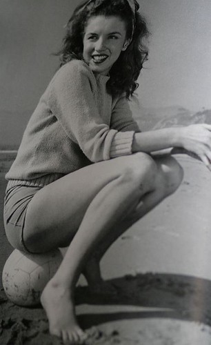 Marilyn Monroe by Andre de Dienes | by Alan1303