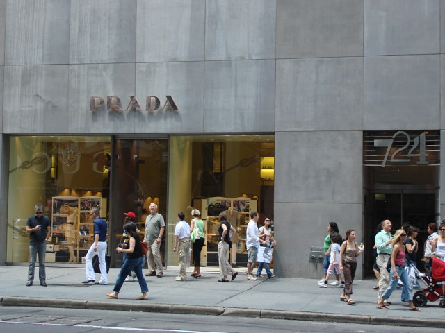 Prada (Shopping in the 5th Ave - New York) | Sergio Calleja (Life ...