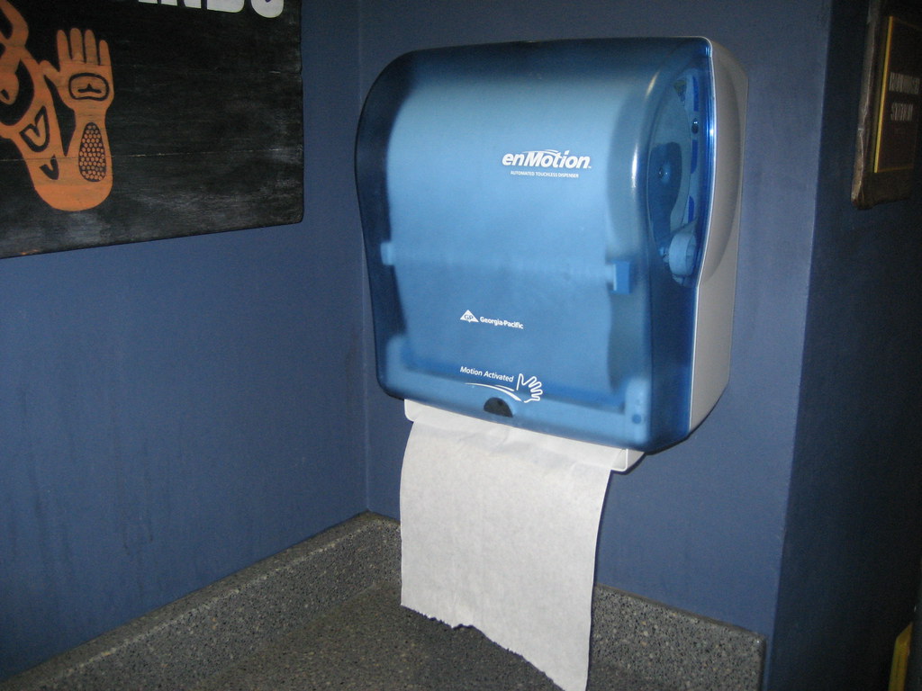 enMotion Automatic Paper Towel Dispenser, Nick Gray