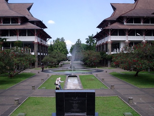 Institut Teknologi Bandung, 2007 Vacation | Fewer people ins… | Flickr