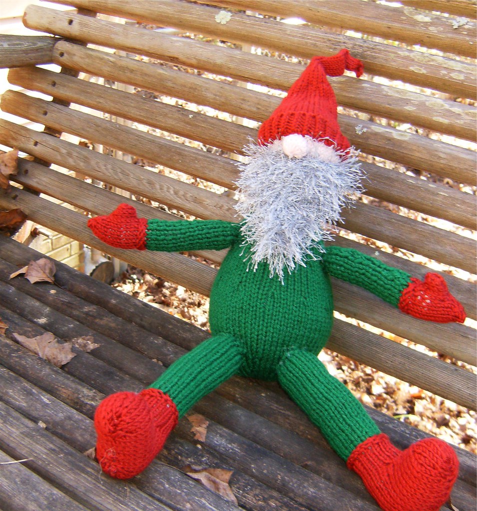 To Gnome Me is to Love Me Knitted gnomes from Alan Dart's … Flickr