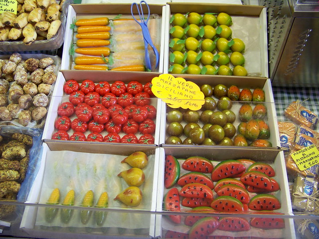 IT10APJ Market Marzipan Fruit, Pisa Italy 2010