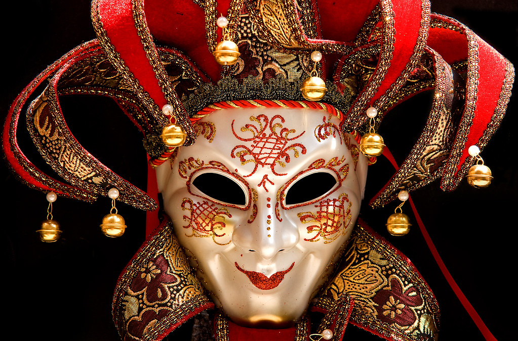 Маска венецианская. Мужская венецианская маска. Венецианская маска с цветами. Галерея масок Венеция. Маска по цвету